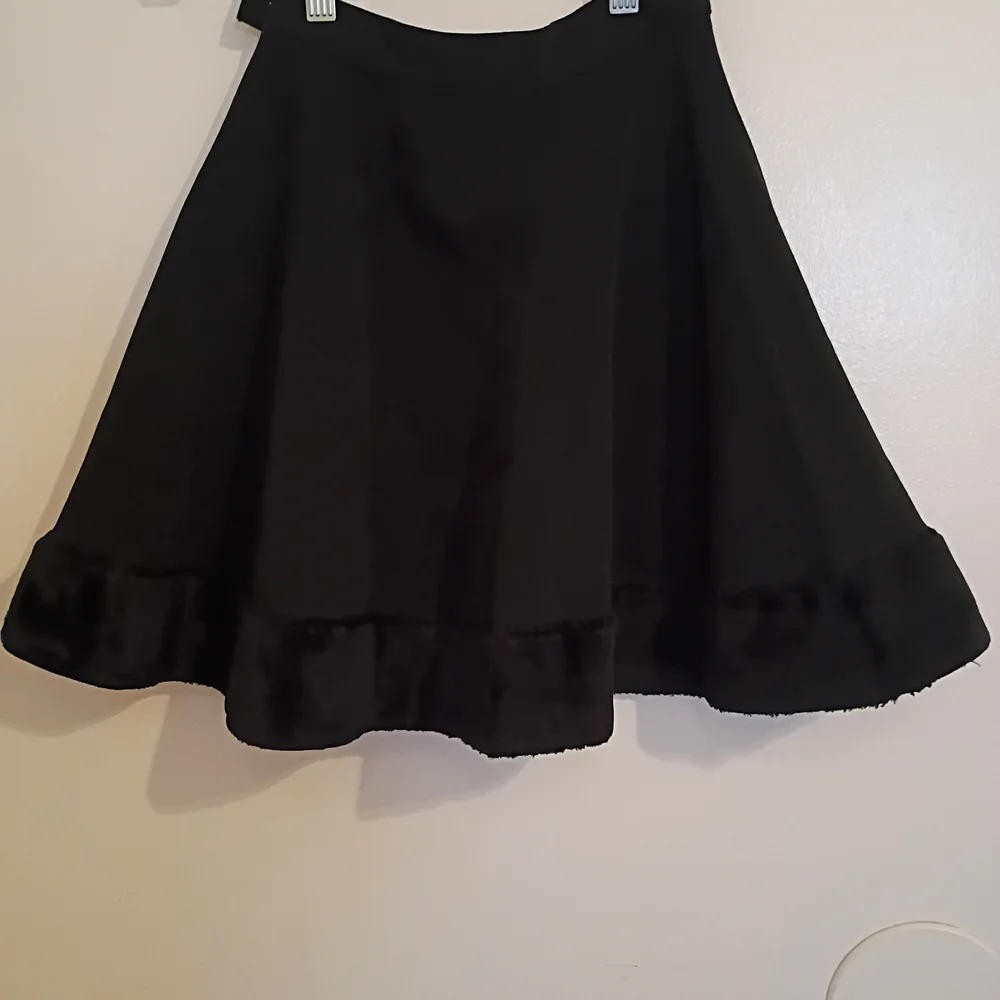 GAP‎ Girls Black Skirt with Snowflake Embroidery Design Sz 7